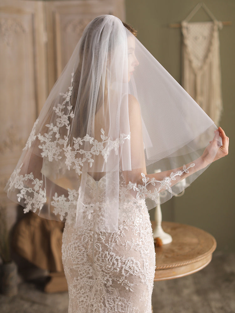 Short 2 Tier Flower Wedding Bridal Veil With Comb - Lya's wedding