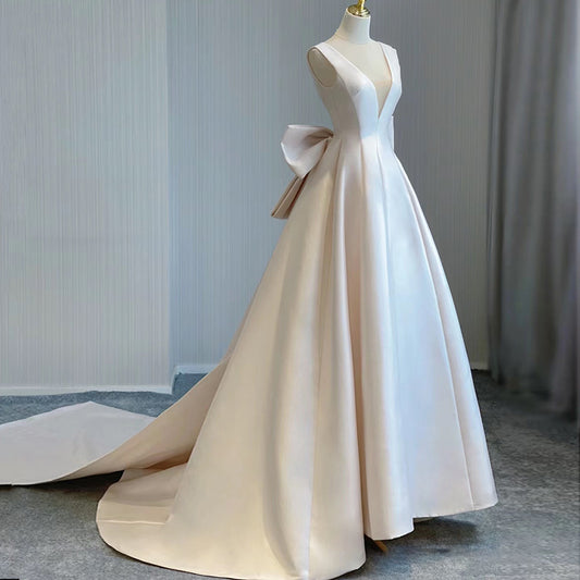 V-Neck Satin Backless Court Train  Wedding Dress - Lya's wedding