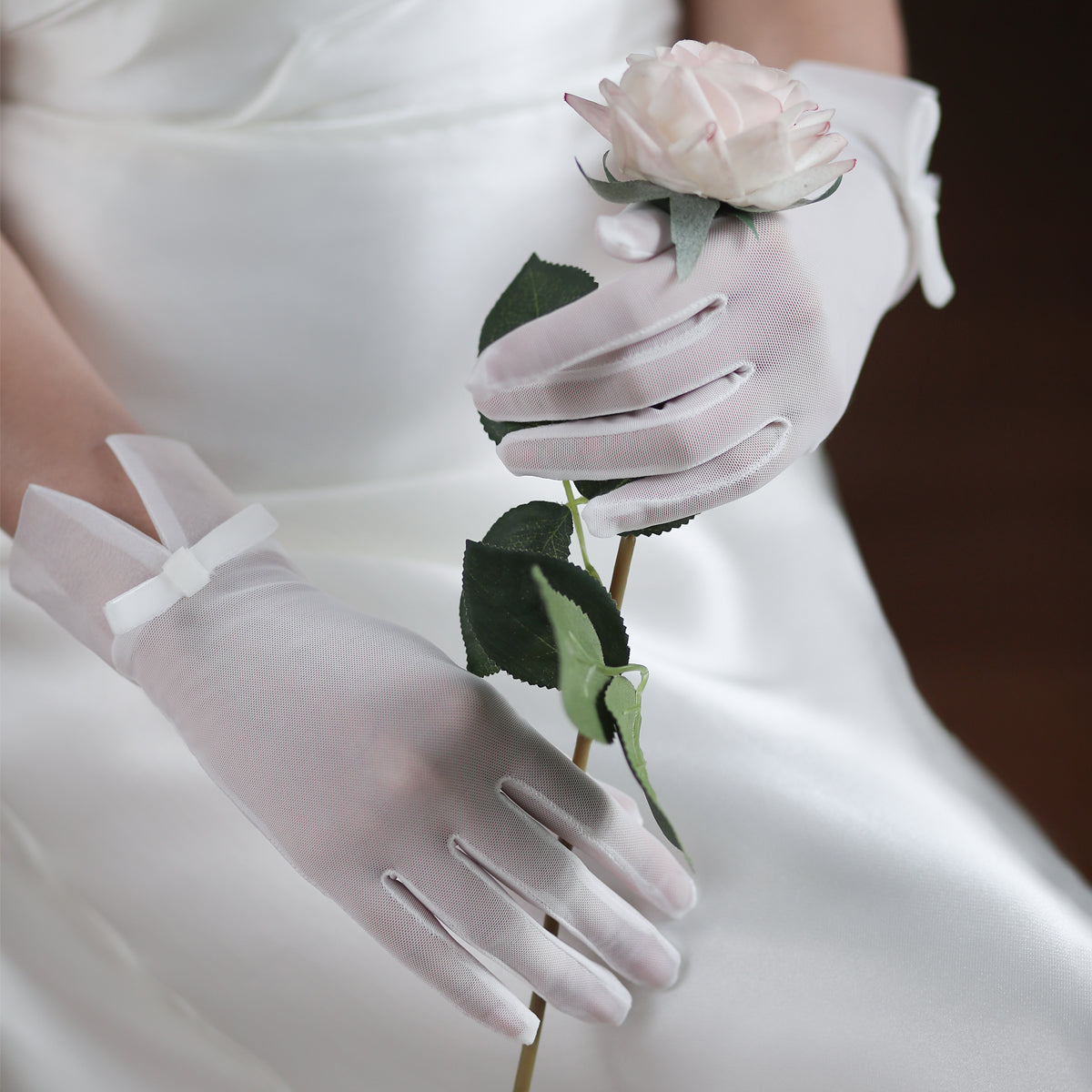 Tulle Bridal Gloves with Bow - Lya's wedding