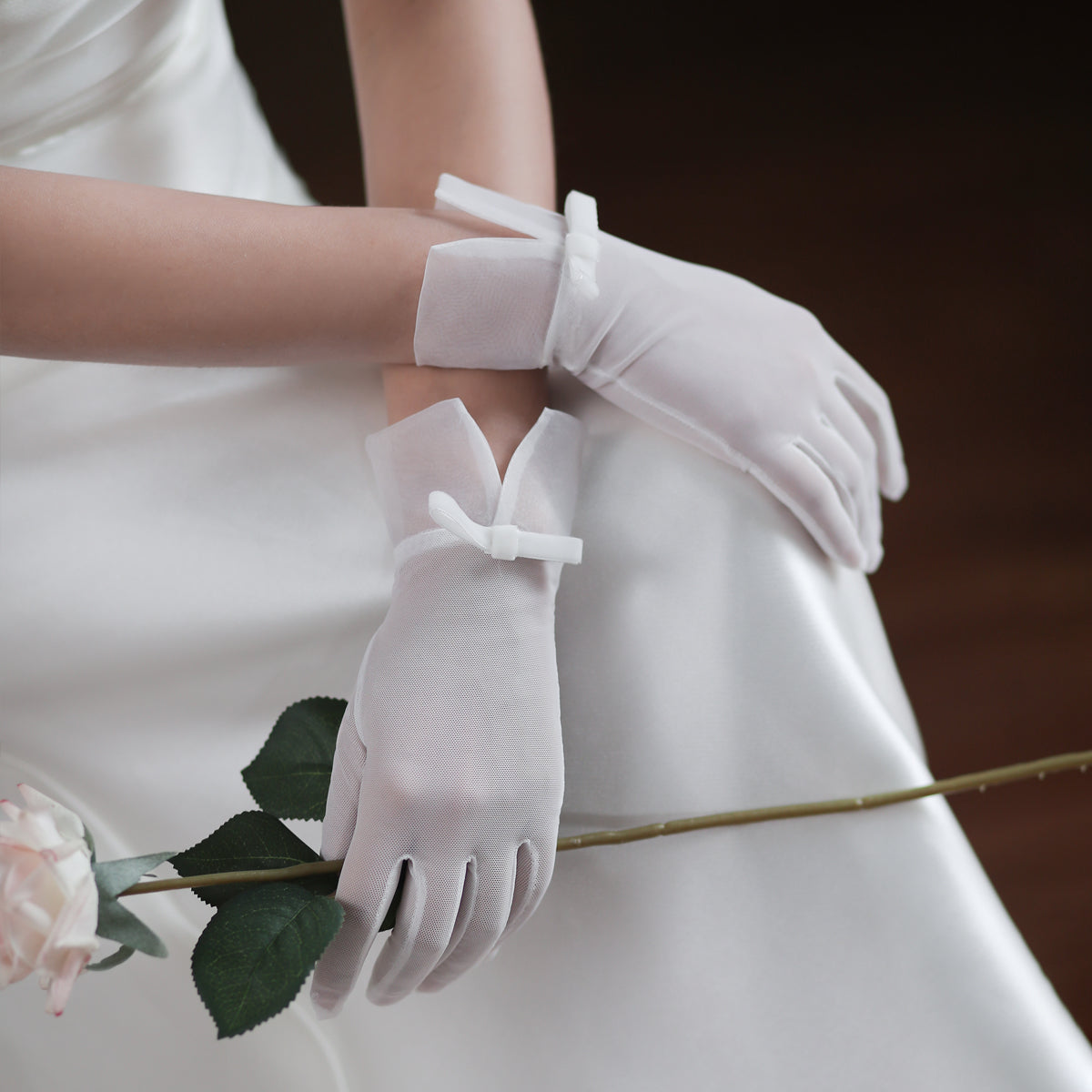 Tulle Bridal Gloves with Bow - Lya's wedding