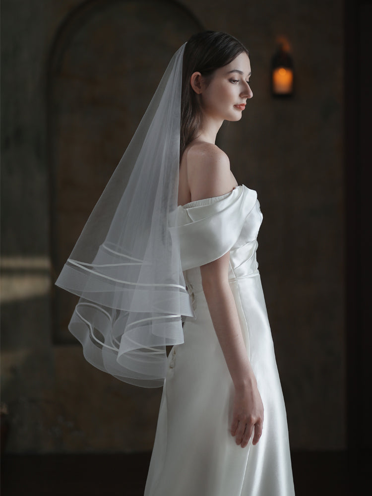 Short Ribbon Edge 2 Tier Wedding Bridal Veil With Comb - Lya's wedding