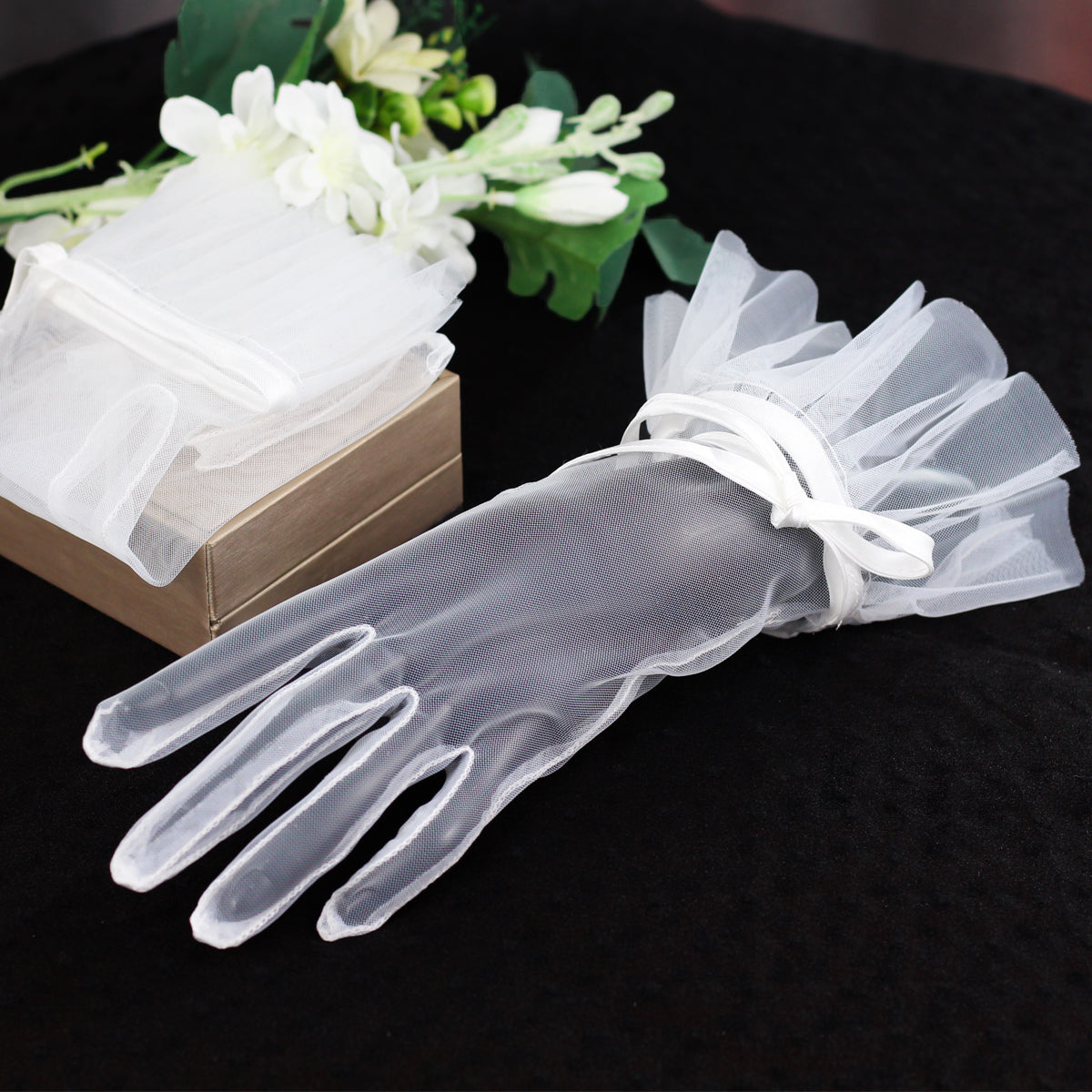 Tulle Bridal Gloves with Bow - Lya's wedding