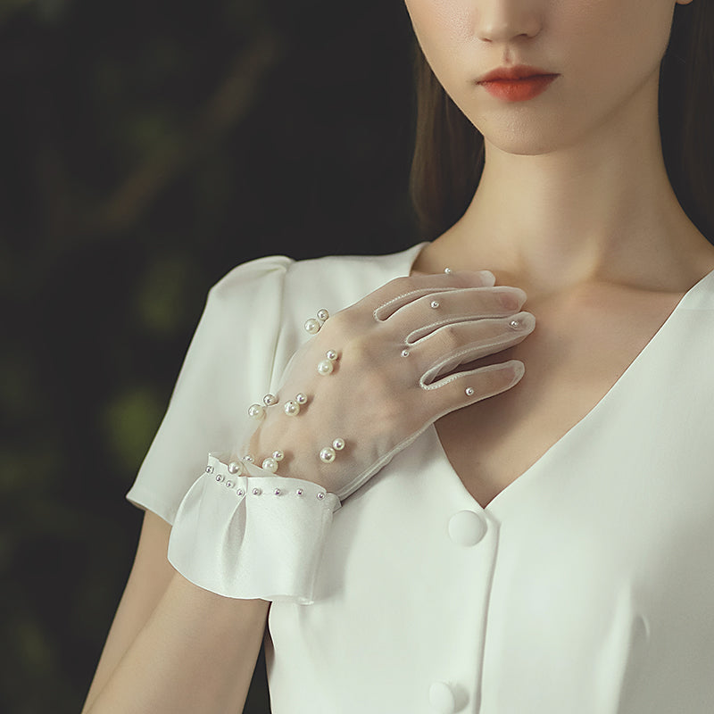 Satin Edge Tulle Bridal Gloves with Pearl - Lya's wedding