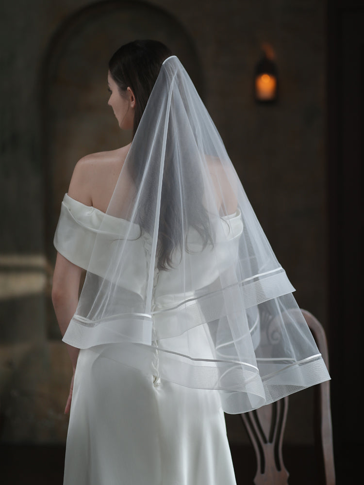 Short Ribbon Edge 2 Tier Wedding Bridal Veil With Comb - Lya's wedding